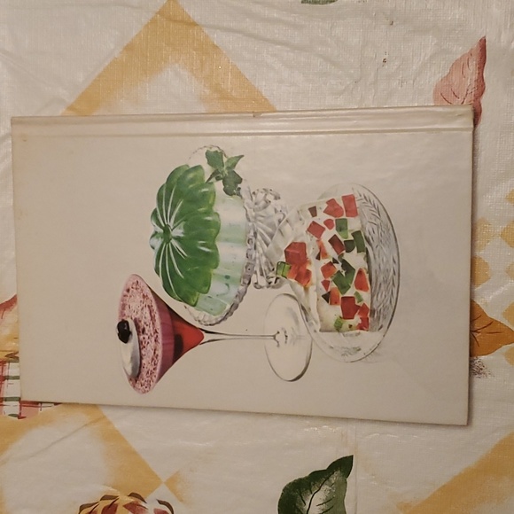 2/$8 📚 1974 The New Joys of Jell-O Recipe Book - Picture 10 of 17